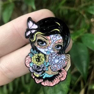 Pastel Milagros: Corazon Enamel Pin - Image 2